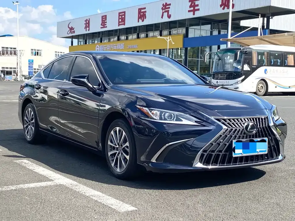 Lexus ES — фото 9