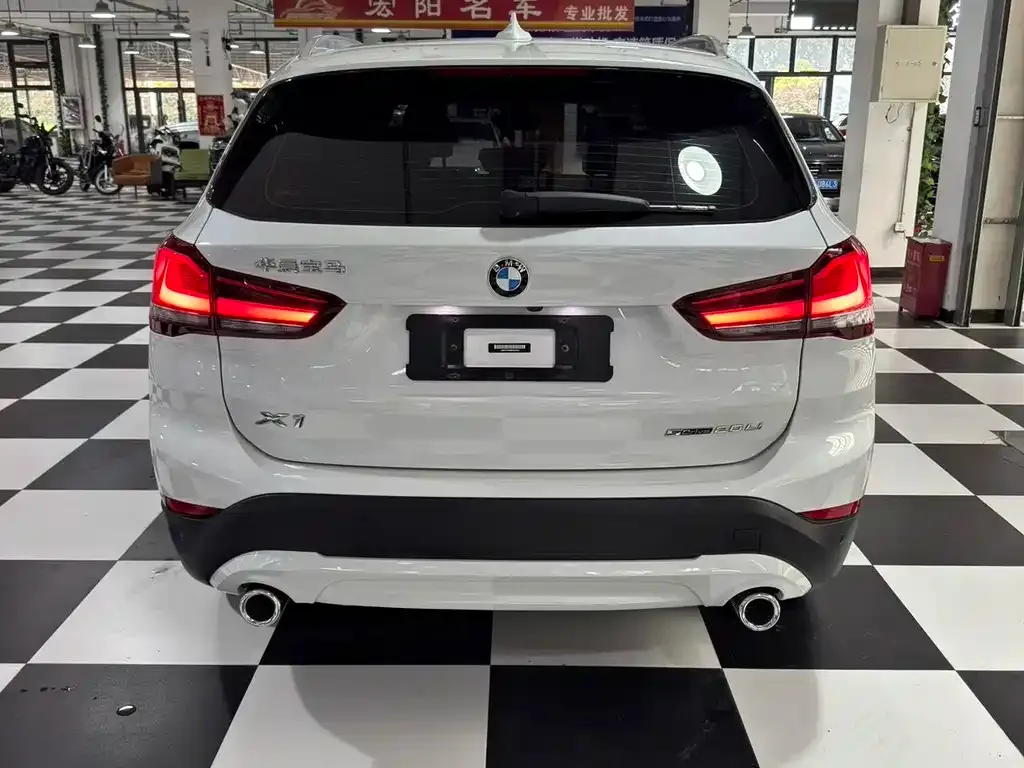 BMW X1 — фото 7