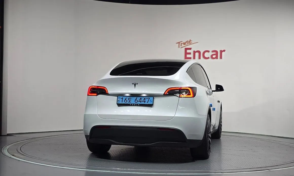 Tesla Model Y — фото 7