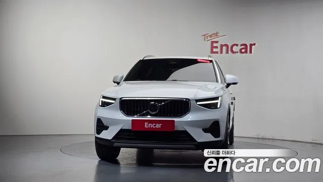 Volvo XC40 — фото 3