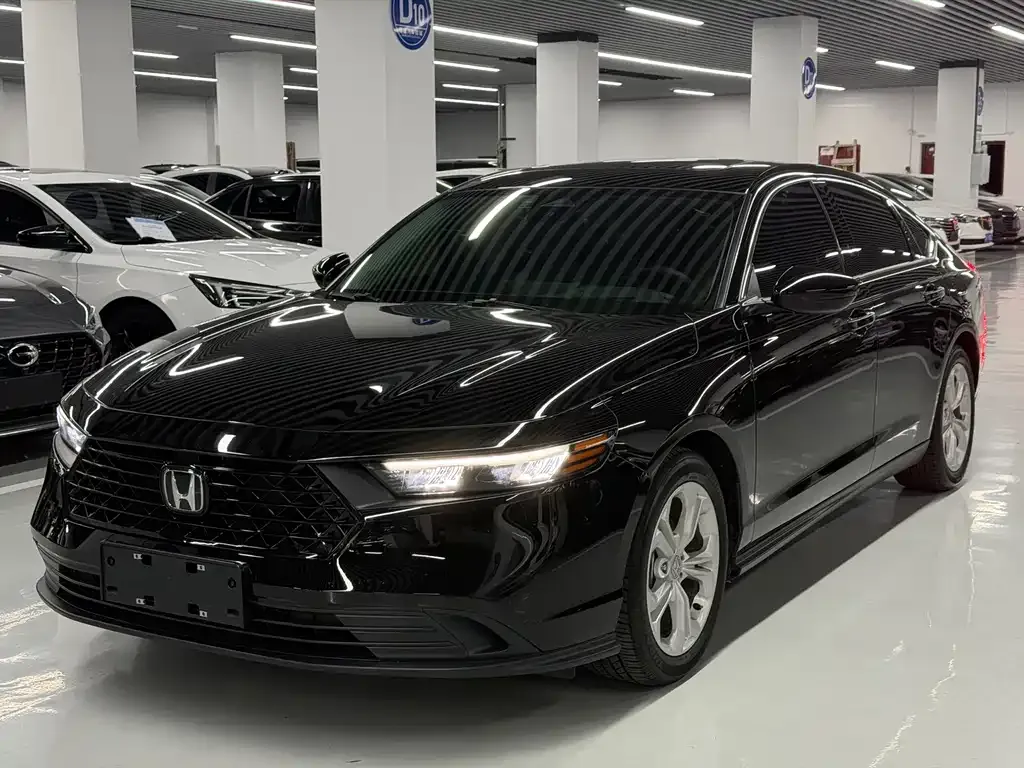 Honda Accord — фото 1