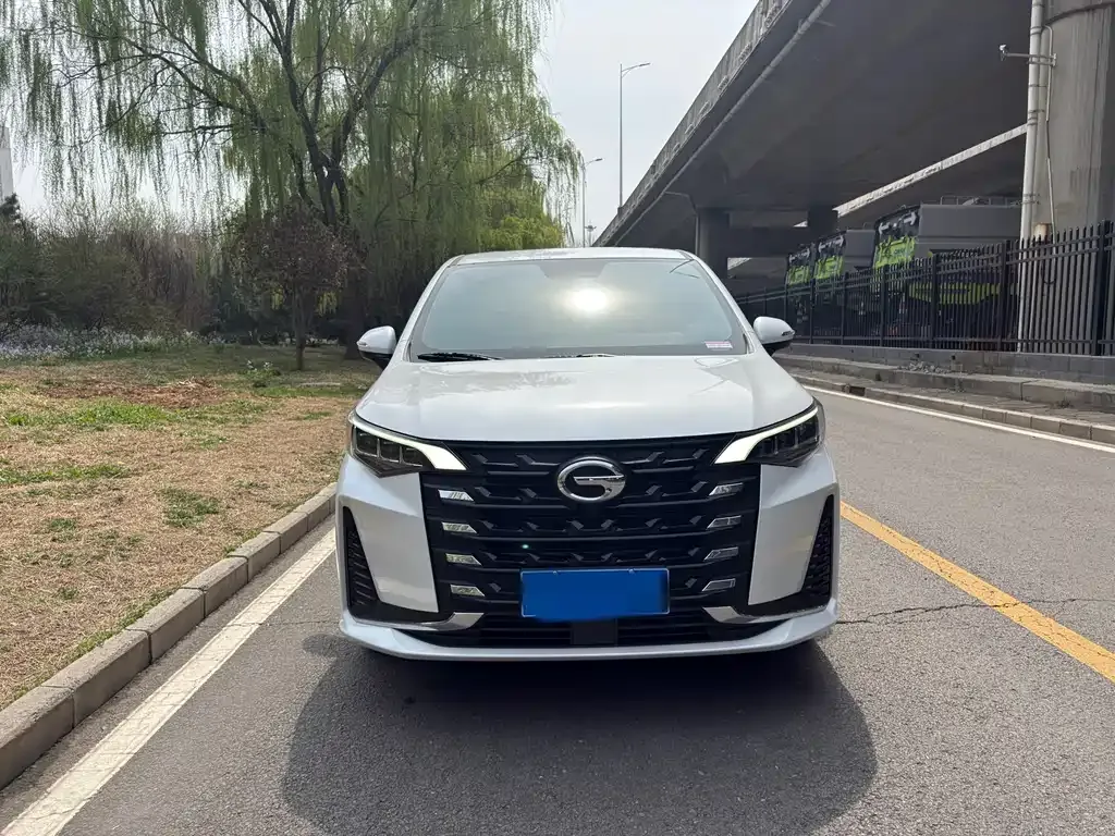 GAC Motor Trumpchi M6 — фото 1