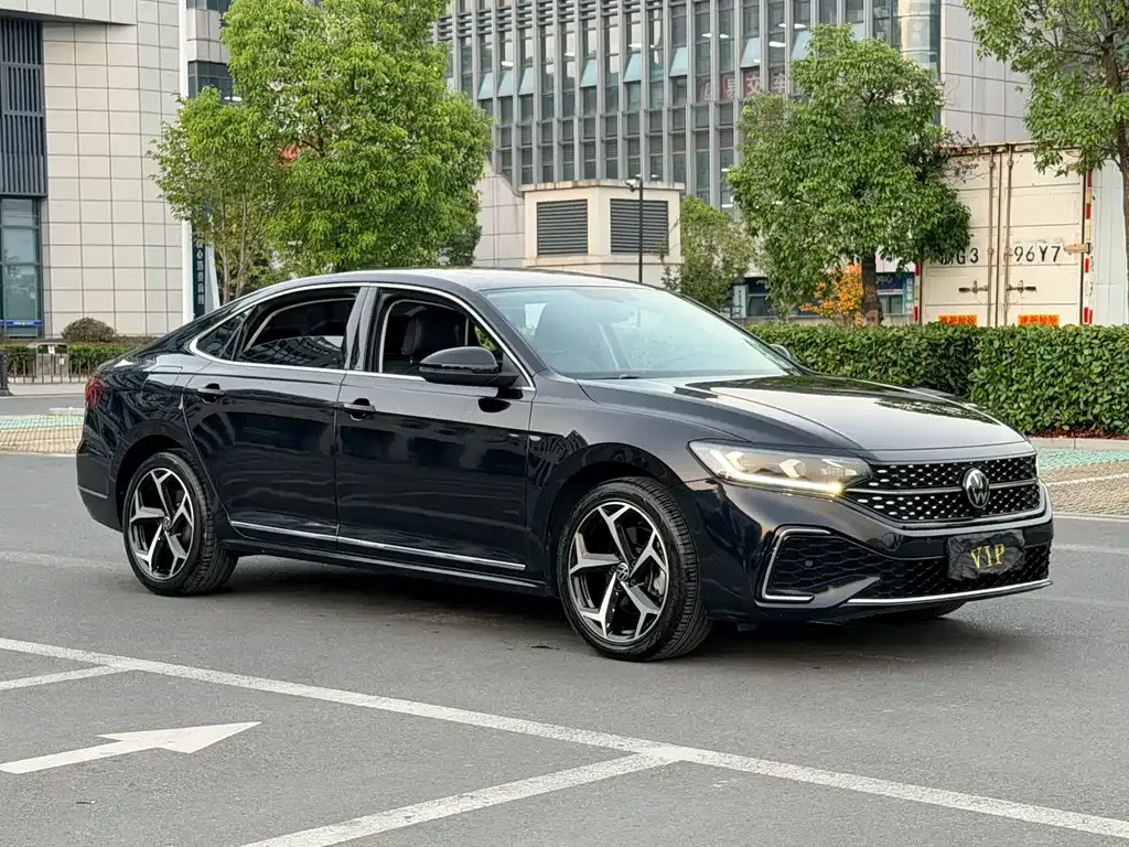 Volkswagen Passat — фото 4