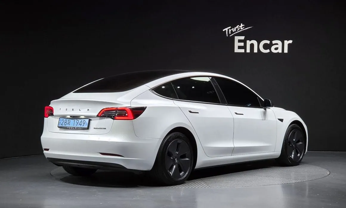 Tesla Model 3 — фото 2