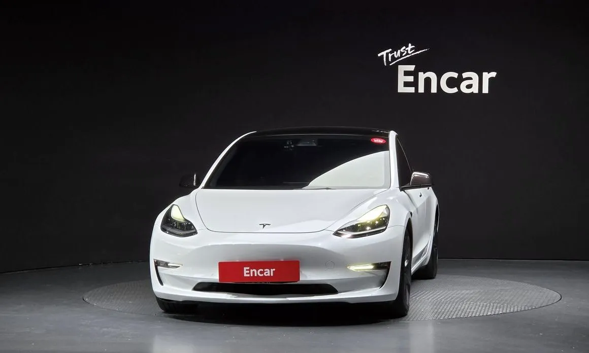 Tesla Model 3 — фото 3