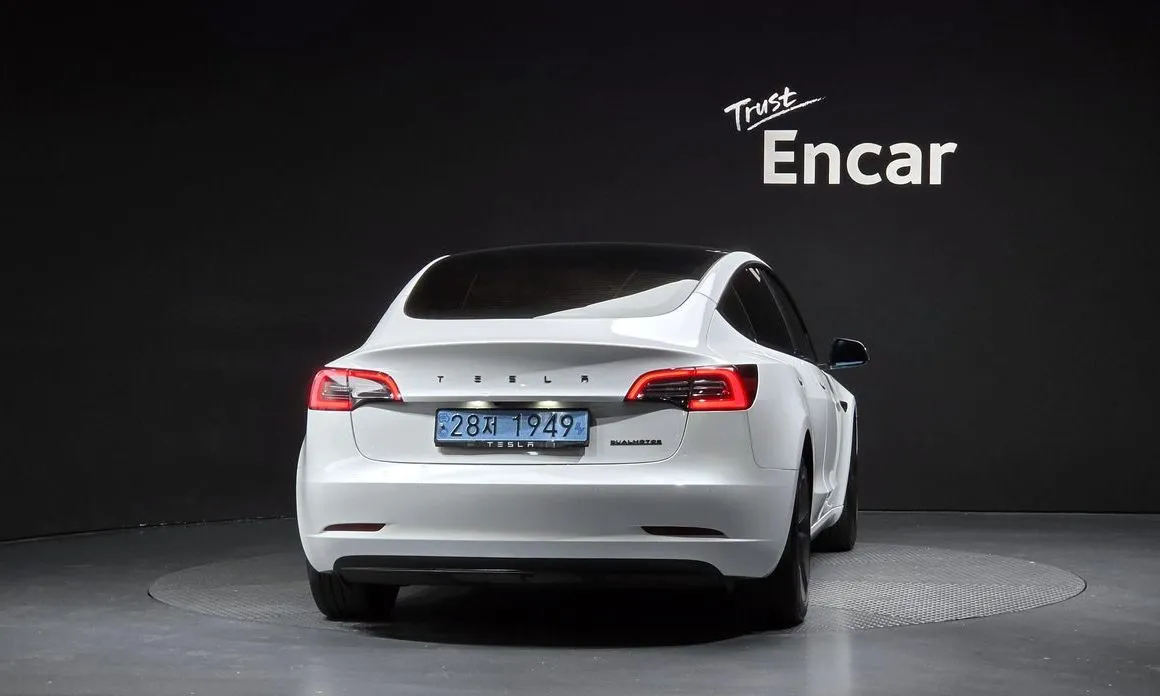 Tesla Model 3 — фото 6