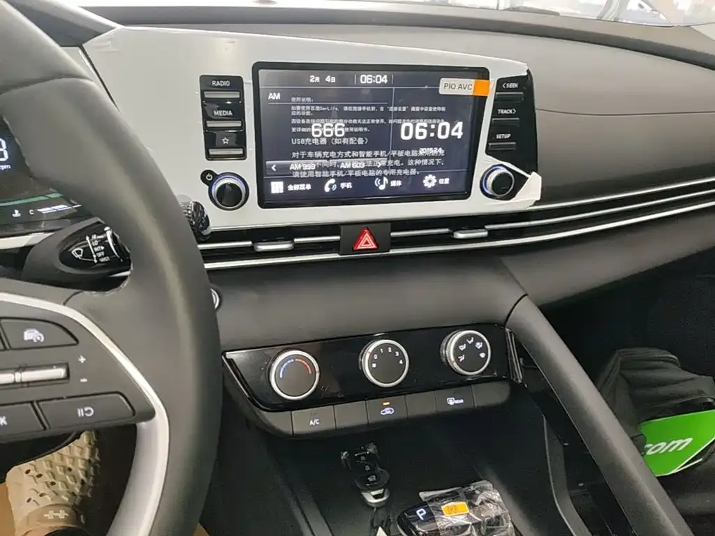 Hyundai Elantra — фото 3