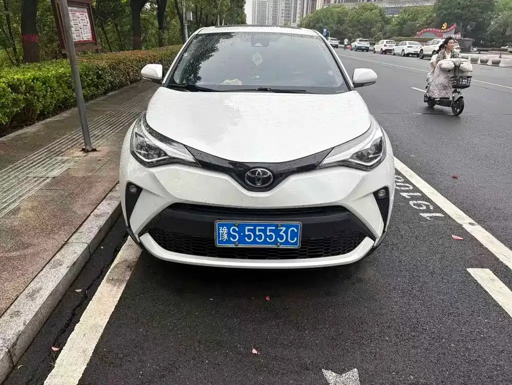 Toyota C-HR — фото 5