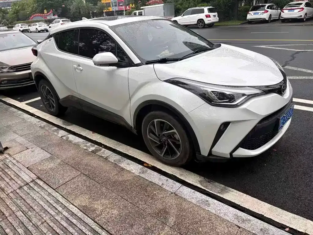 Toyota C-HR — фото 6