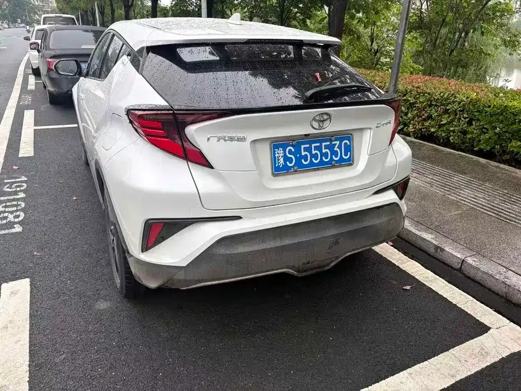 Toyota C-HR — фото 7