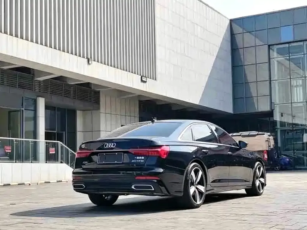 Audi A6L — фото 9