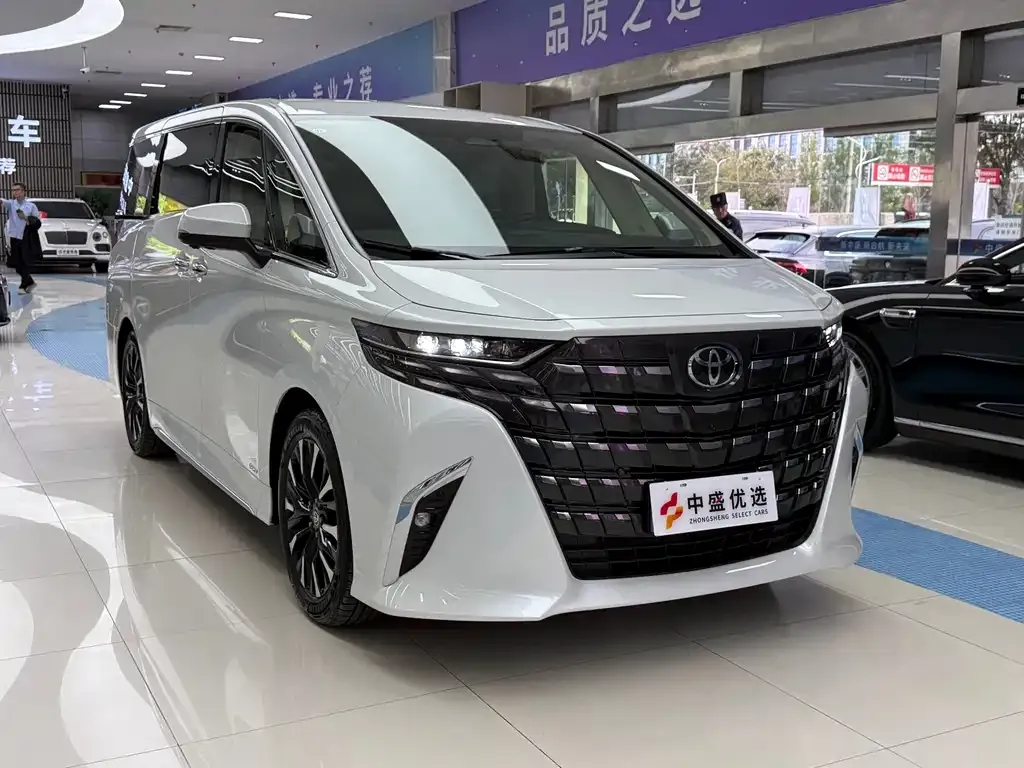 Toyota Alphard — фото 8
