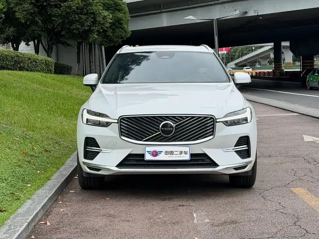 Volvo XC60 — фото 9