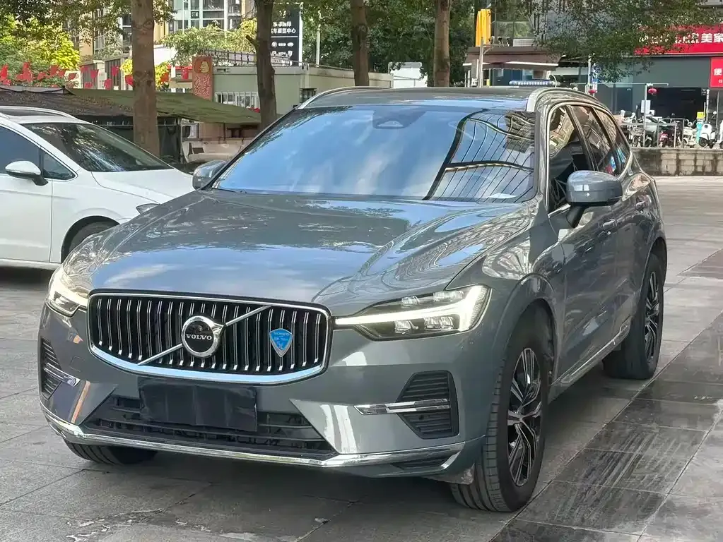 Volvo XC60 — фото 1