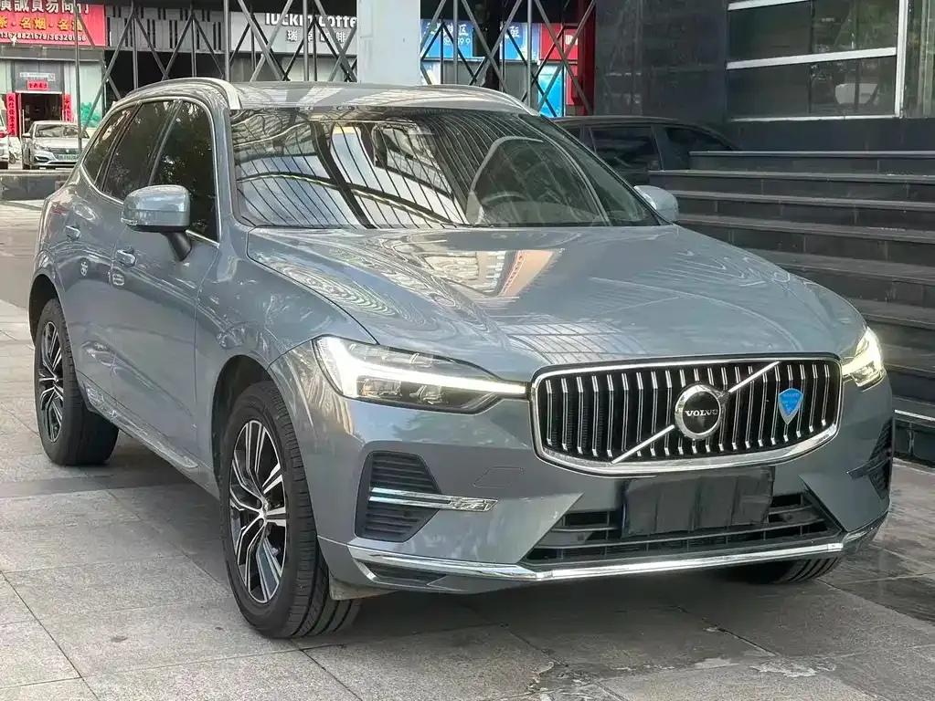 Volvo XC60 — фото 7