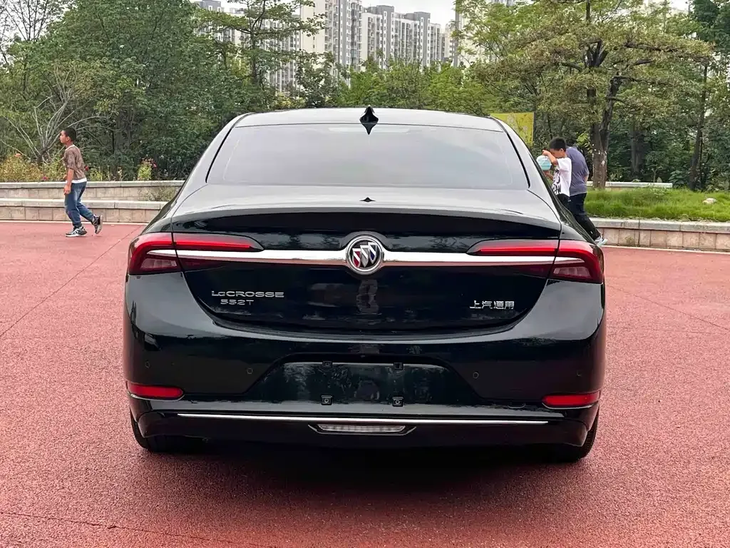 Buick LaCrosse — фото 8