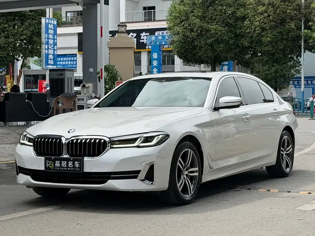 BMW 5 Series — фото 1