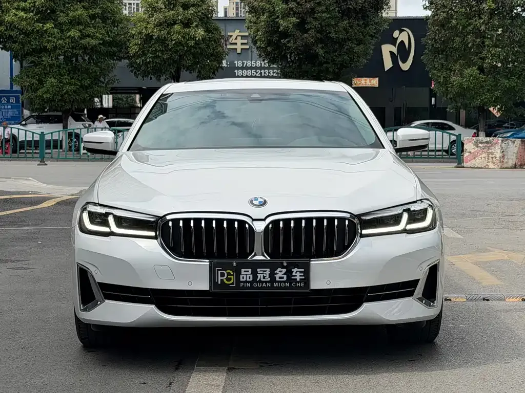 BMW 5 Series — фото 7