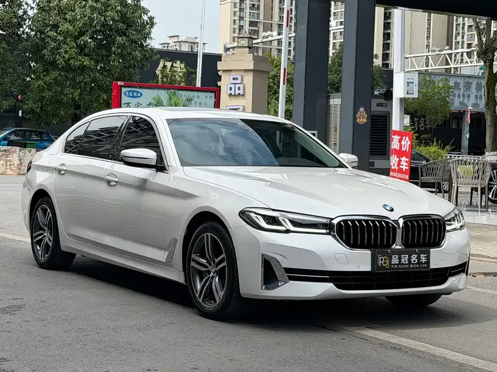 BMW 5 Series — фото 2