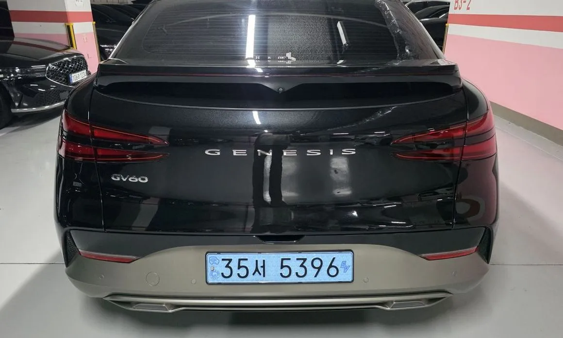 Genesis GV60 — фото 10
