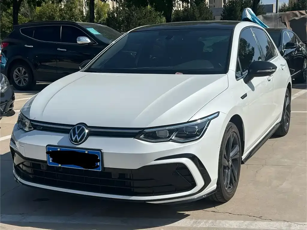 Volkswagen Golf — фото 1