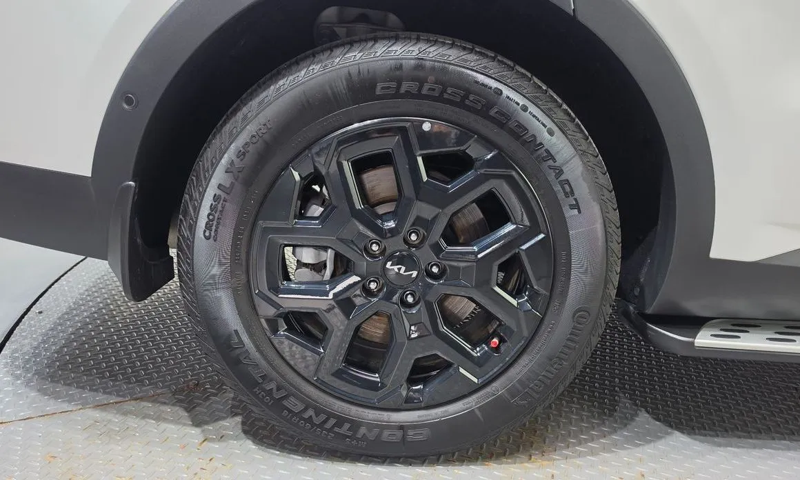Kia Sorento — фото 7