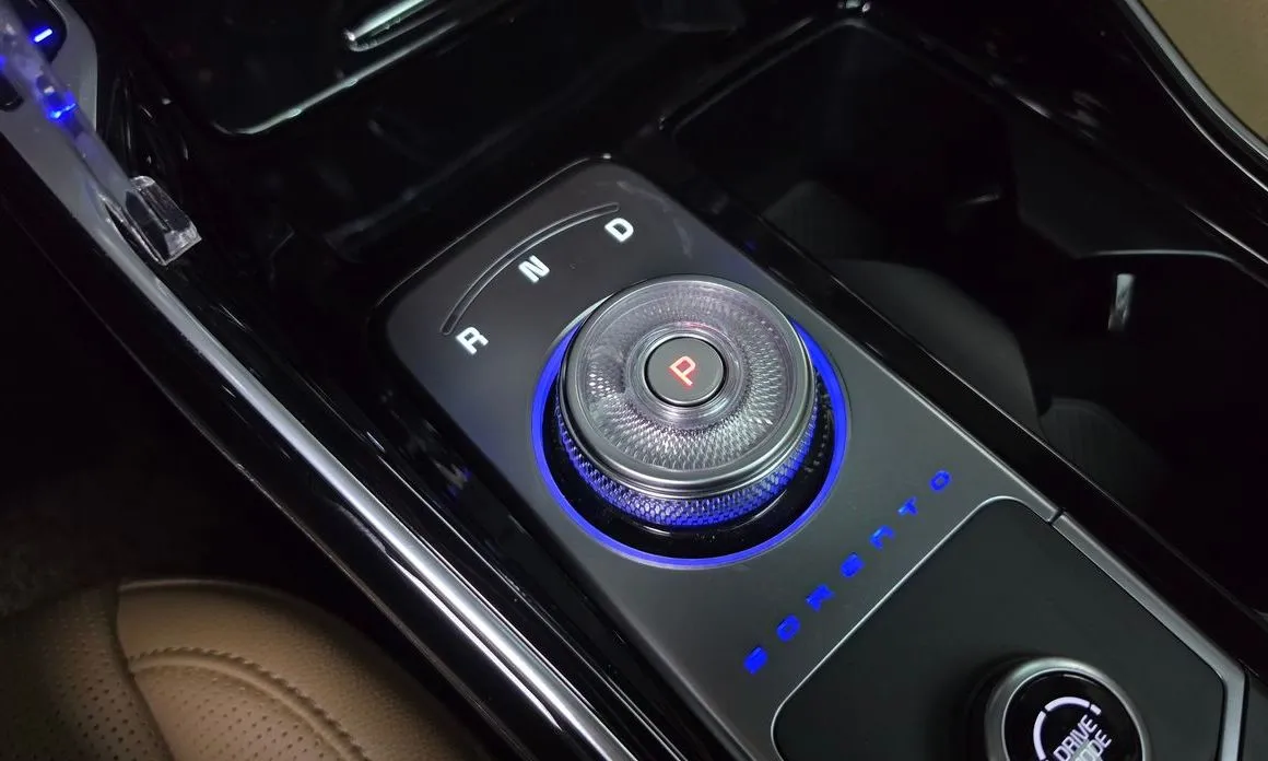 Kia Sorento — фото 6
