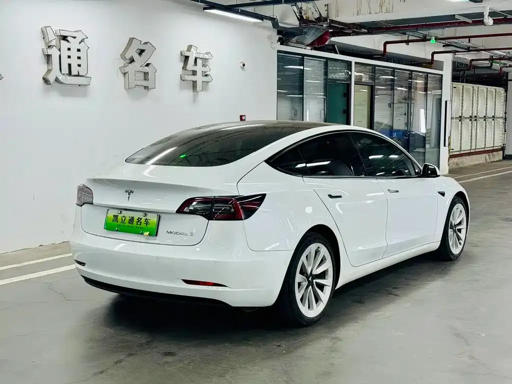 Tesla Model 3 — фото 6