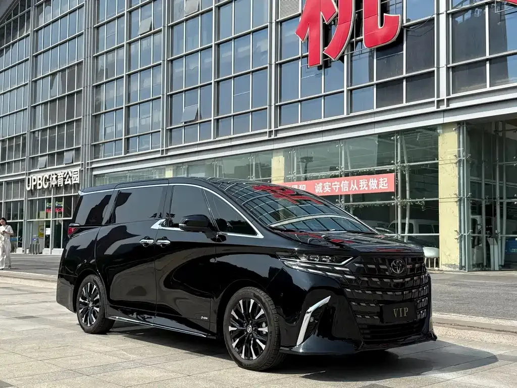 Toyota Alphard — фото 9