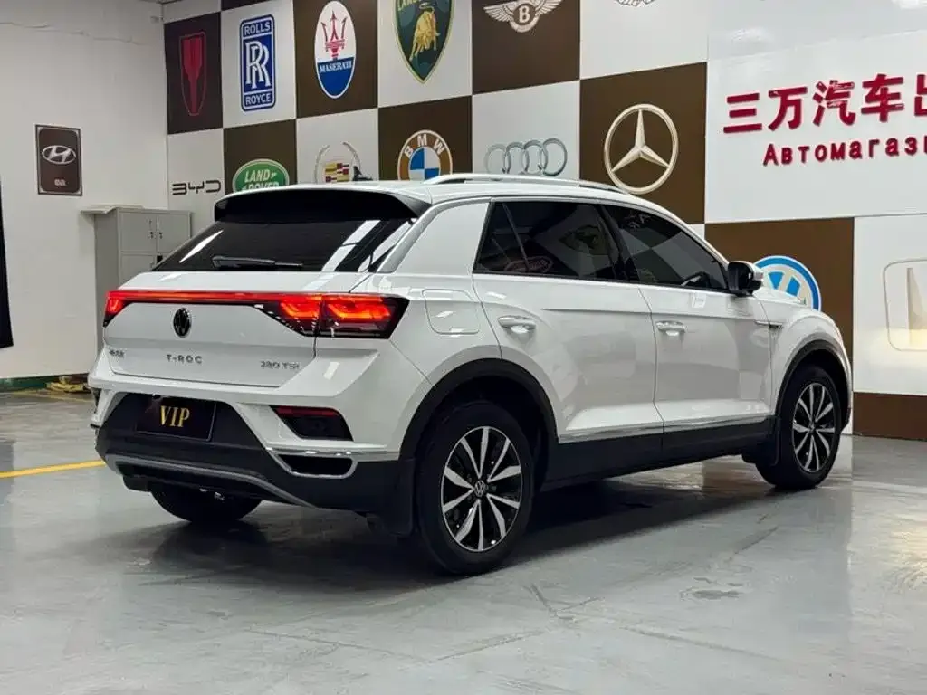 Volkswagen T-Roc — фото 2