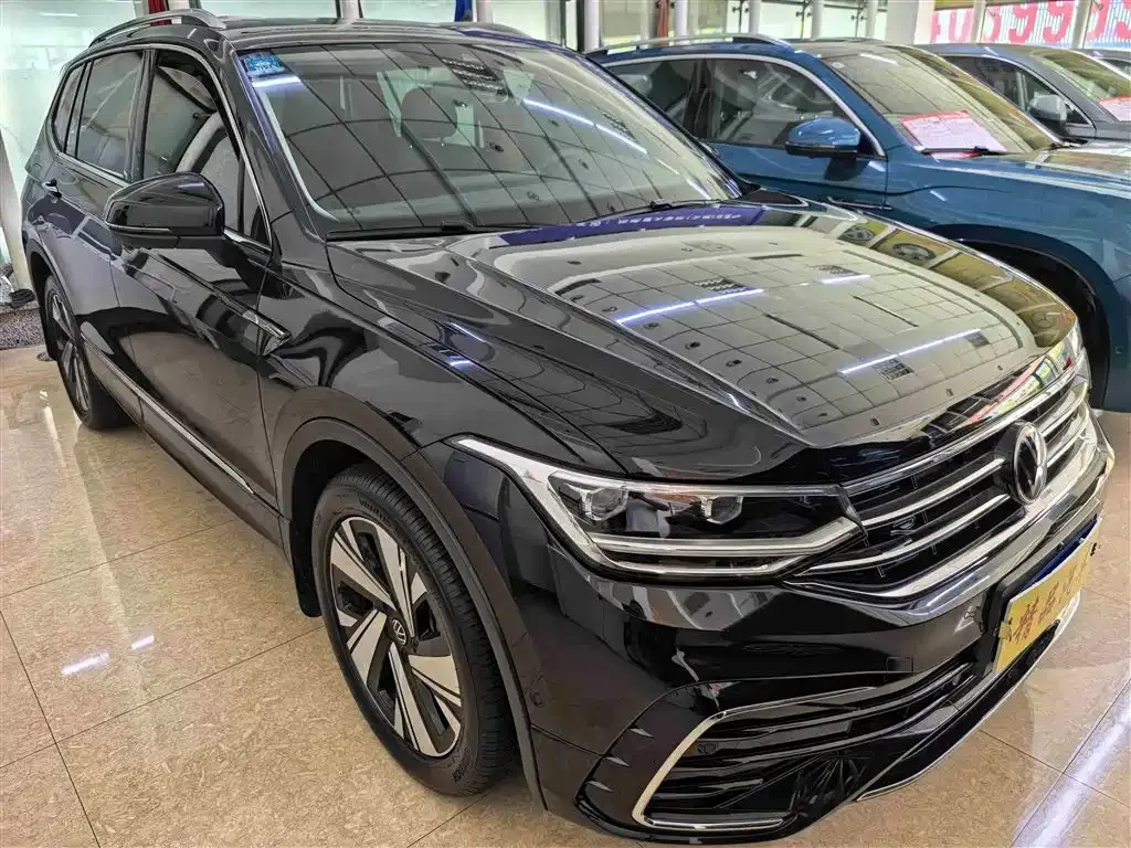 Volkswagen Tiguan L — фото 9