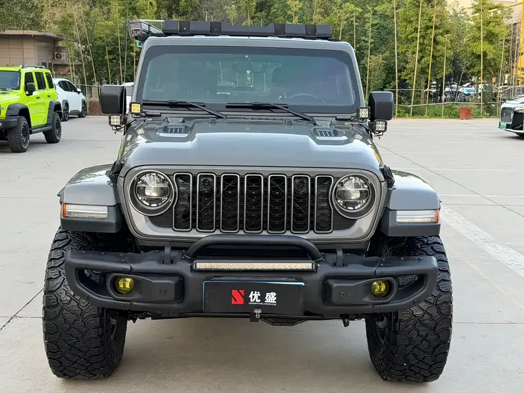 Jeep Wrangler — фото 7