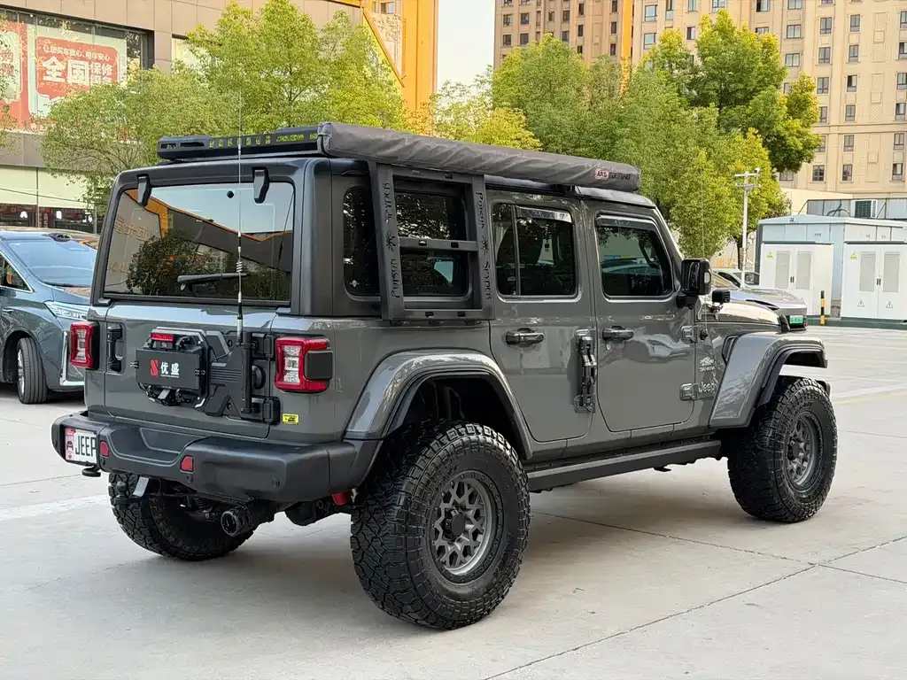 Jeep Wrangler — фото 10