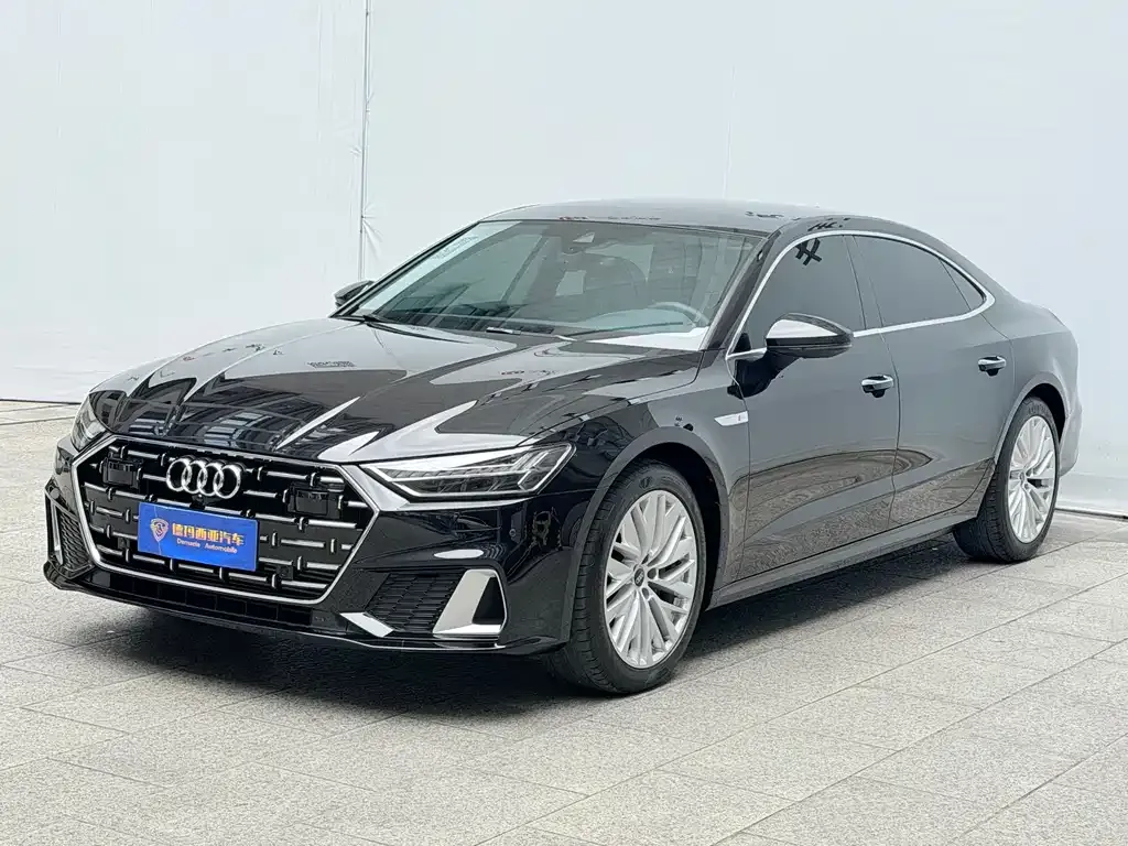 Audi A7L — фото 1