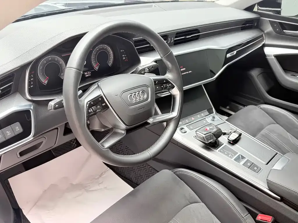Audi A7L — фото 9