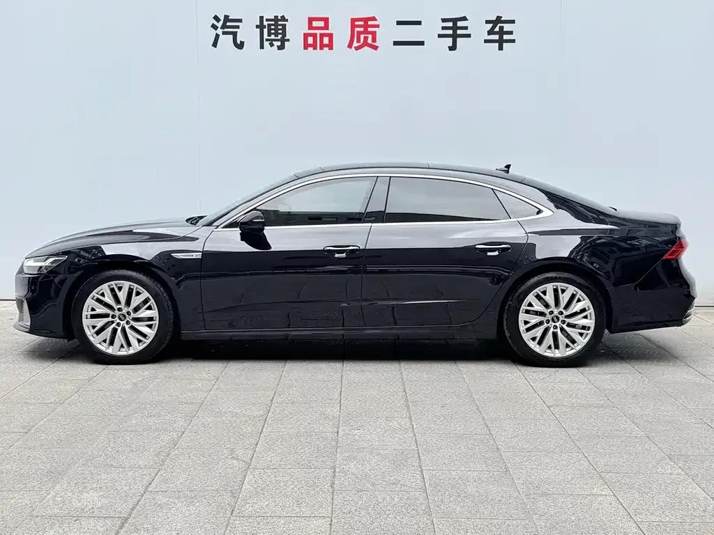 Audi A7L — фото 7