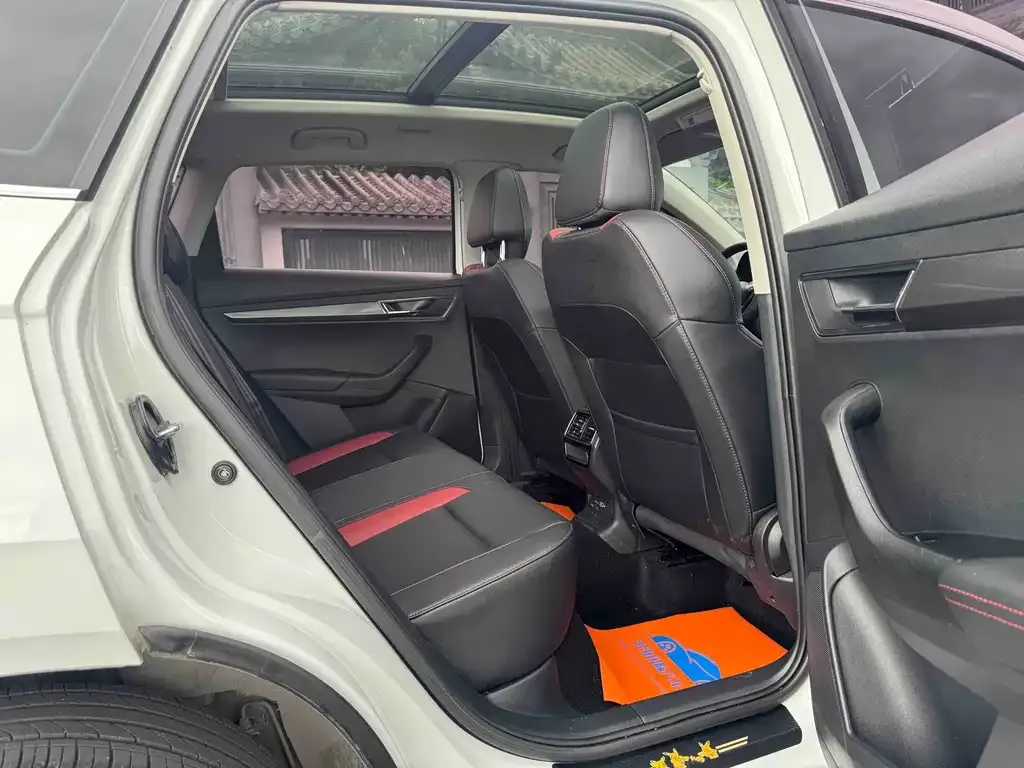 Skoda Karoq — фото 10