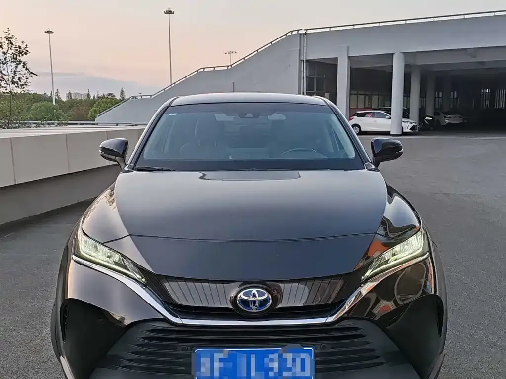 Toyota Harrier — фото 4