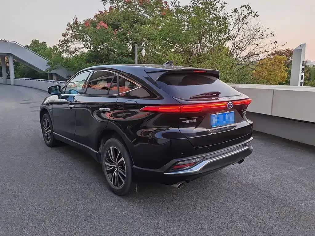 Toyota Harrier — фото 9