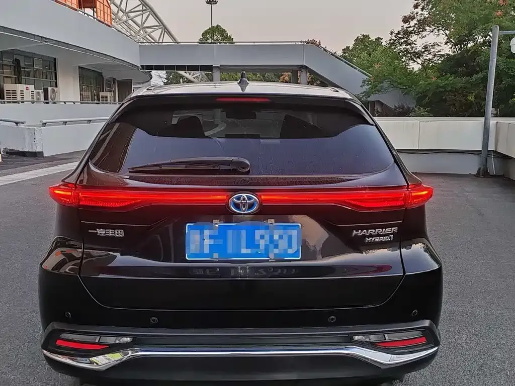 Toyota Harrier — фото 2
