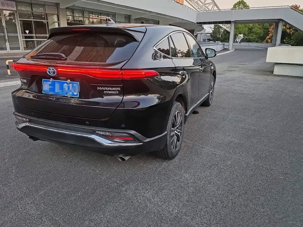 Toyota Harrier — фото 7