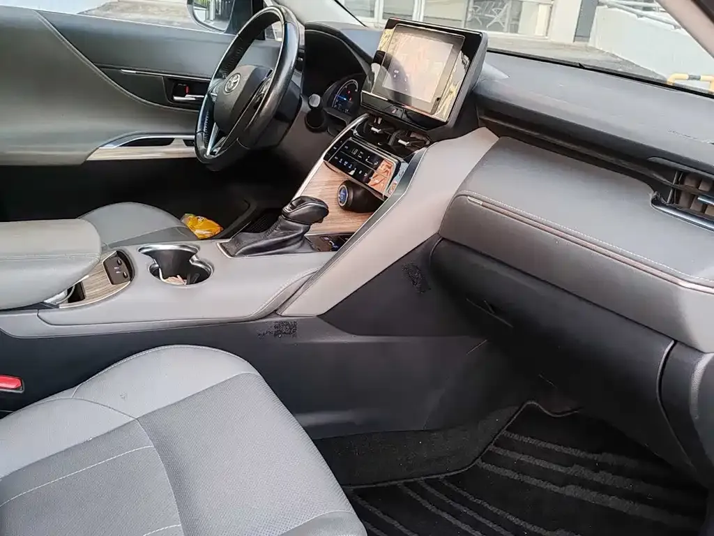 Toyota Harrier — фото 5