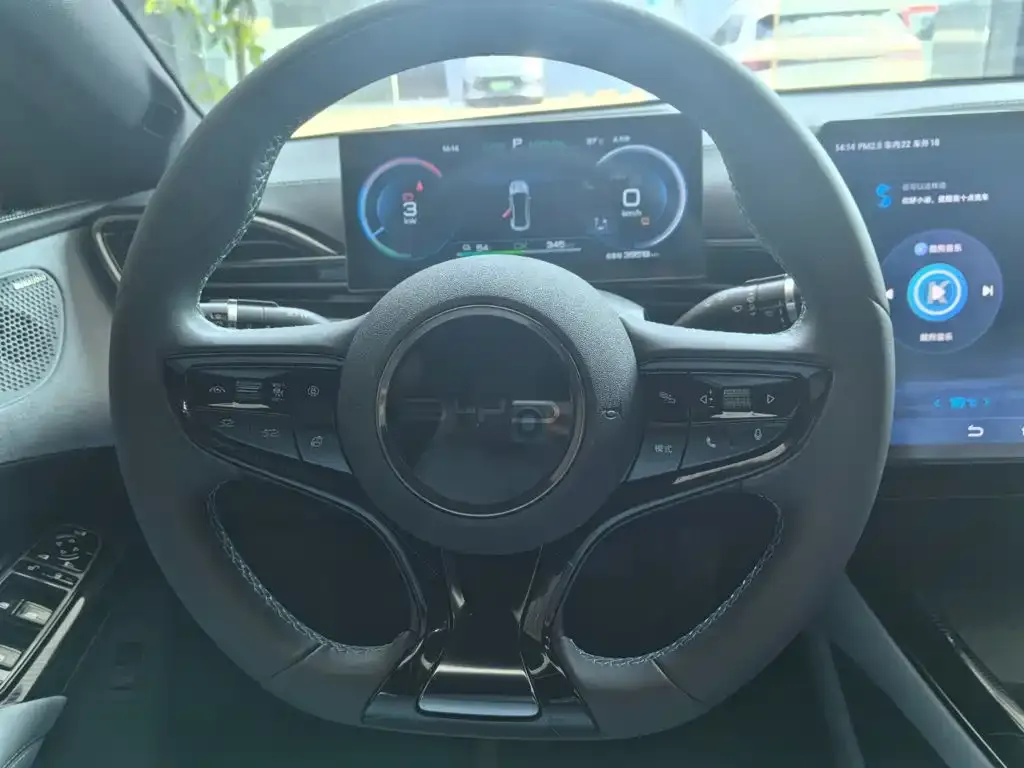 BYD Seal — фото 3
