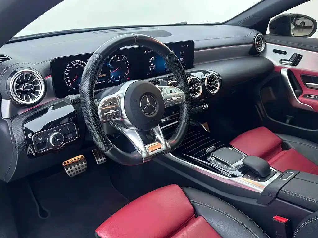 Mercedes-Benz CLA AMG — фото 9