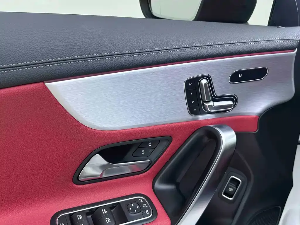 Mercedes-Benz CLA AMG — фото 6