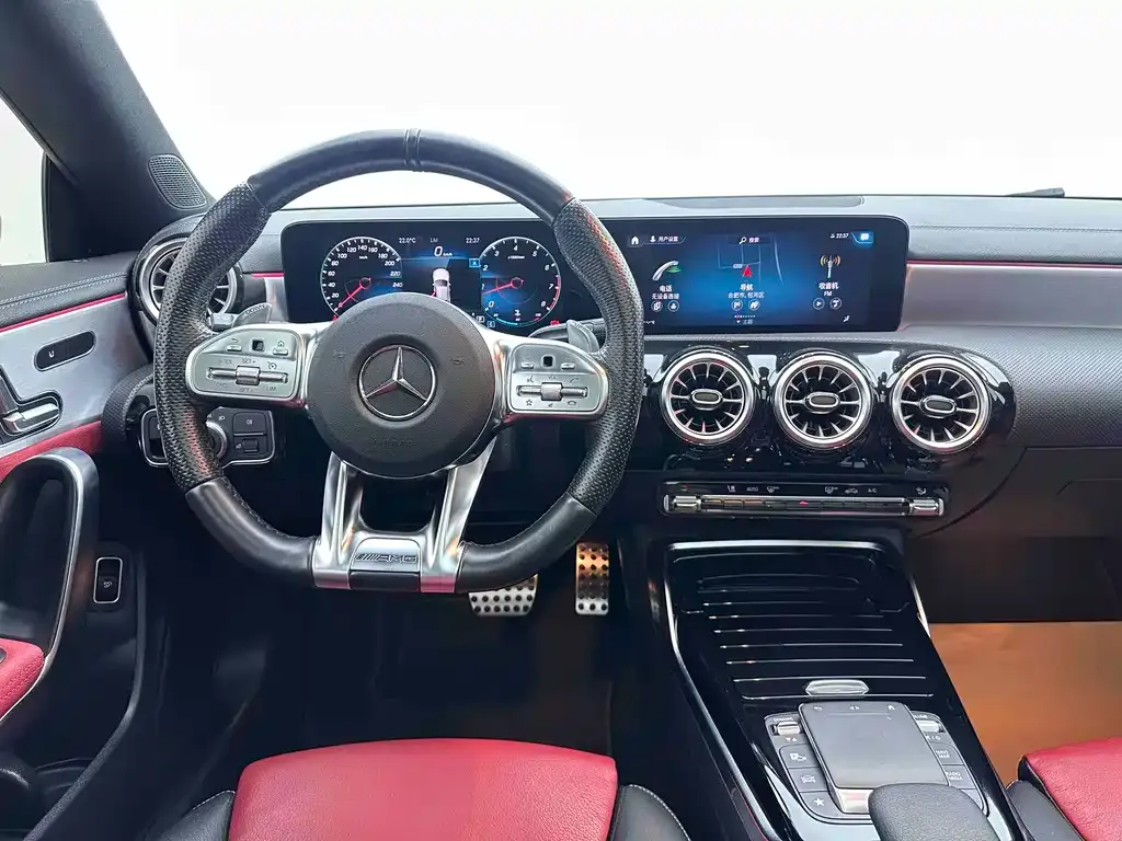 Mercedes-Benz CLA AMG — фото 7