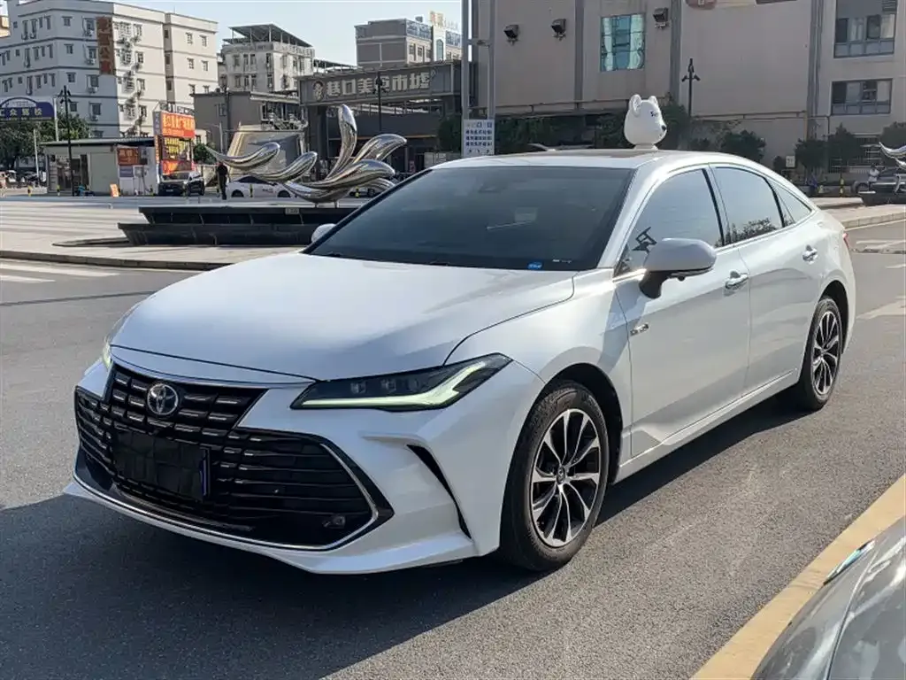 Toyota Avalon — фото 1