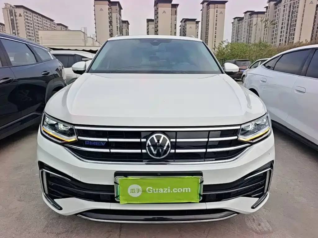 Volkswagen Tiguan L PHEV — фото 7