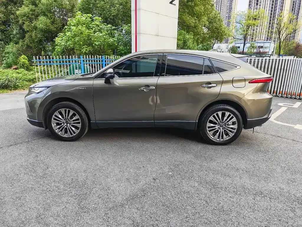 Toyota Harrier — фото 8