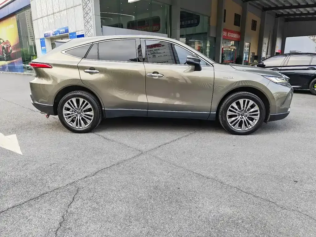 Toyota Harrier — фото 6